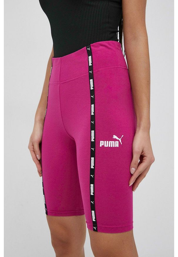 Puma szorty 847121 damskie kolor różowy z aplikacją high waist. Stan: podwyższony. Kolor: różowy. Wzór: aplikacja
