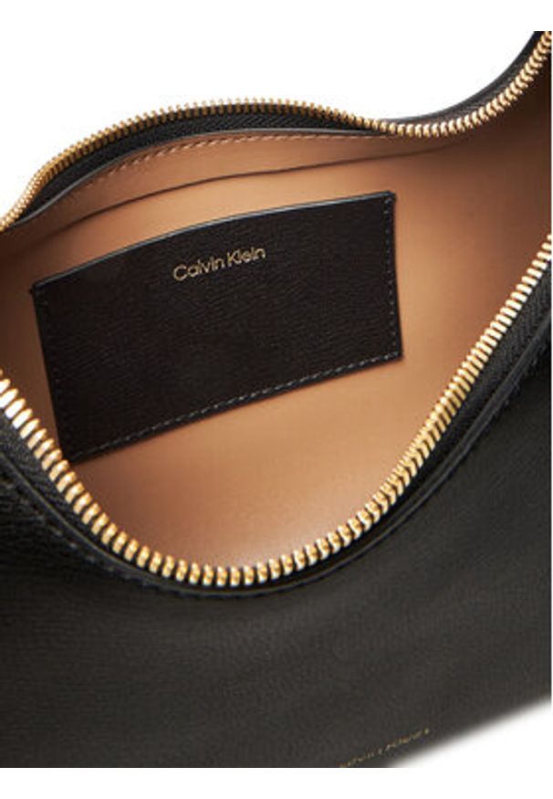 Calvin Klein Torebka Foil Logo Conv Shou?Lder Bag LV04F3272G Czarny. Kolor: czarny. Materiał: skórzane