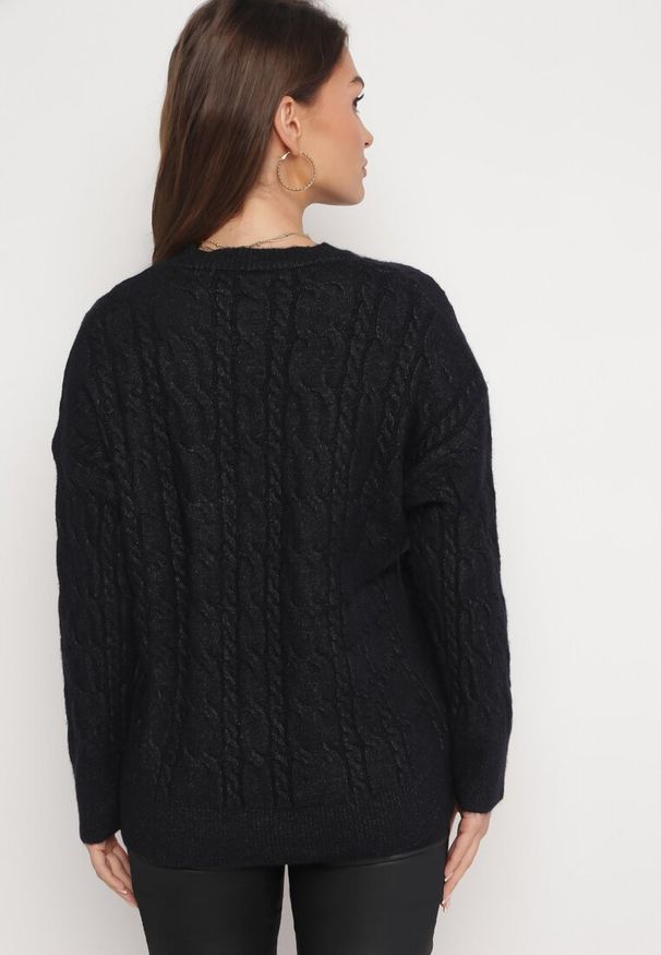 Born2be - Czarny Sweter Ozdobiony Klasycznym Splotem Lacemisa. Kolor: czarny. Materiał: dzianina, tkanina. Wzór: aplikacja, ze splotem. Styl: klasyczny