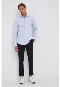 Calvin Klein - Koszula bawełniana. Typ kołnierza: kołnierzyk klasyczny. Kolor: niebieski. Materiał: bawełna. Długość rękawa: długi rękaw. Długość: długie. Styl: klasyczny #3