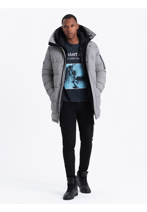 Ombre Clothing - Długa męska kurtka parka ze strukturalnej tkaniny – szara V2 OM-JALJ-0201 - XXL. Kolor: szary. Materiał: tkanina. Długość: długie. Wzór: aplikacja