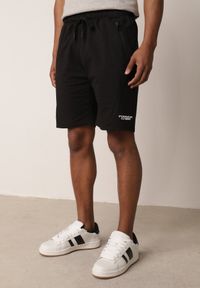 Born2be - Czarne Dresowe Szorty Sportowe z Bawełną i Kieszeniami na Suwak Rharanin. Okazja: do domu, na co dzień. Kolor: czarny. Materiał: bawełna, dresówka. Styl: sportowy #1
