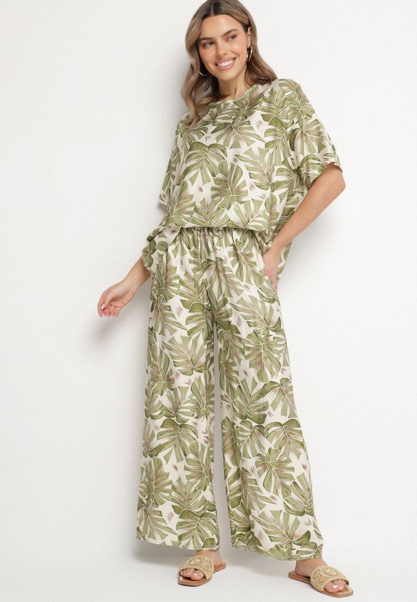 Born2be - Ciemnozielony Wiskozowy Komplet z Motywem Roślinnym Szerokie Spodnie i T-shirt Evianira. Kolor: zielony. Materiał: wiskoza. Wzór: aplikacja
