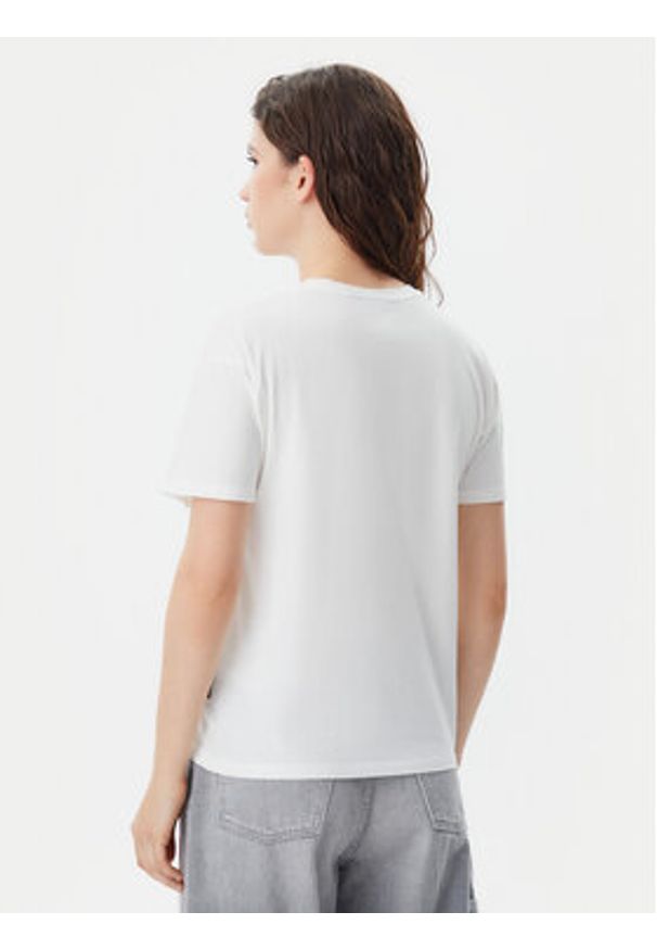 Napapijri T-Shirt S-Nina NP0A4H87 Biały Regular Fit. Kolor: biały. Materiał: bawełna