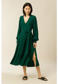 IVY & OAK - Ivy Oak Sukienka Dionne kolor zielony midi rozkloszowana. Kolor: turkusowy. Materiał: materiał. Długość rękawa: długi rękaw. Typ sukienki: rozkloszowane. Długość: midi #1
