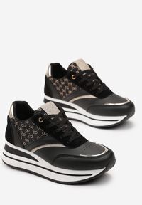 Renee - Czarne Sneakersy na Platformie z Metaliczną Wstawką Kariel. Okazja: na co dzień. Kolor: czarny. Obcas: na platformie #5