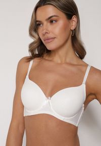 Born2be - Jasnobeżowy Klasyczny Biustonosz o Gładkim Wykończeniu Lamisa. Kolor: beżowy. Wzór: gładki #1