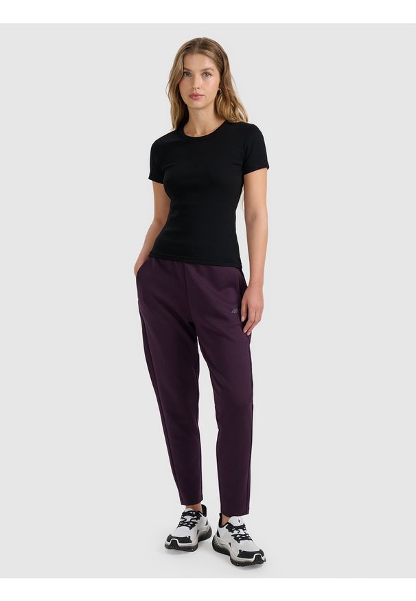 4f - 4F Spodnie dresowe damskie - fioletowe M. Kolor: fioletowy. Materiał: dresówka