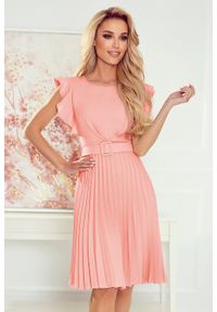 Numoco - Elegancka Sukienka z Plisowanym Dołem - Brzoskwiniowa. Kolor: pomarańczowy. Materiał: poliester, elastan. Styl: elegancki #1