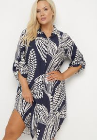 Born2be - Granatowa Sukienka Koszulowa z Wiskozą o Pudełkowym Kroju Redenira. Okazja: na co dzień. Typ kołnierza: kołnierzyk klasyczny. Kolekcja: plus size. Kolor: niebieski. Materiał: wiskoza. Typ sukienki: koszulowe. Styl: klasyczny, casual #7