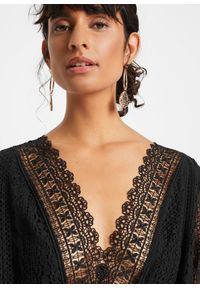 bonprix - Długa sukienka w optyce szydełkowej. Kolor: czarny. Materiał: koronka. Wzór: koronka. Długość: maxi #2