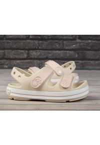 Sandały dziewczęce sportowe Crocs CROCBAND CRUISER SANDAL. Kolor: beżowy. Styl: sportowy