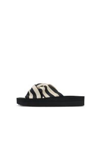 Flip*Flop - Klapki plażowe damskie Flip Flop Wedgy Twist. Okazja: na plażę. Kolor: czarny. Sezon: lato. Styl: sportowy
