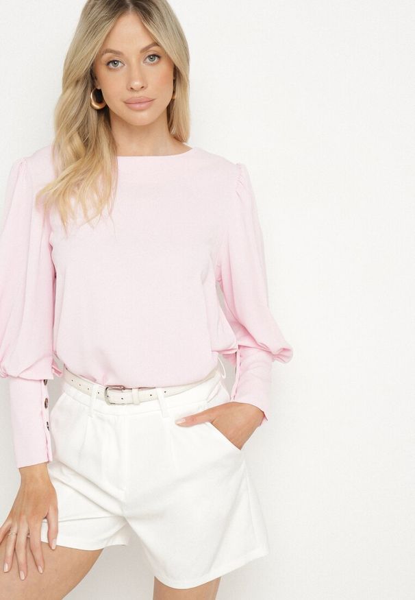 Born2be - Różowa Bluzka o Kroju Nietoperza z Guzikami Jenadwen. Okazja: na co dzień. Kolor: różowy. Styl: casual