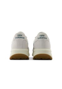 Buty unisex New Balance U370CC – beżowe. Kolor: beżowy. Materiał: zamsz, skóra. Szerokość cholewki: normalna. Sezon: lato #3