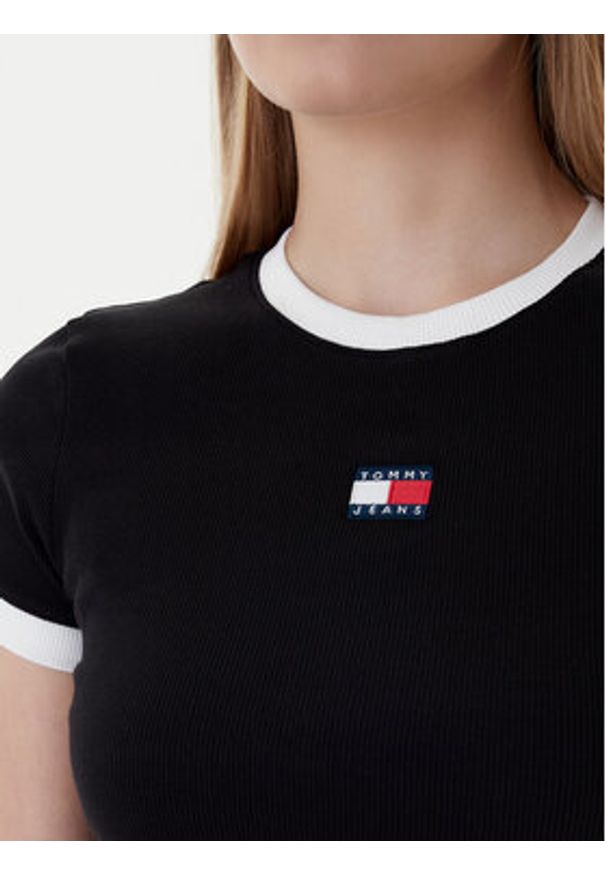 Tommy Jeans T-Shirt Badge DW0DW22575 Czarny Slim Fit. Kolor: czarny. Materiał: bawełna