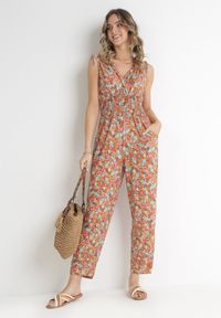 Born2be - Pomarańczowy Kombinezon z Gumkami w Pasie i Głębokim Dekoltem w Kwiatki Zaiyah. Okazja: na co dzień. Kolor: pomarańczowy. Materiał: tkanina. Długość rękawa: bez rękawów. Długość: długie. Wzór: kwiaty. Styl: casual #2
