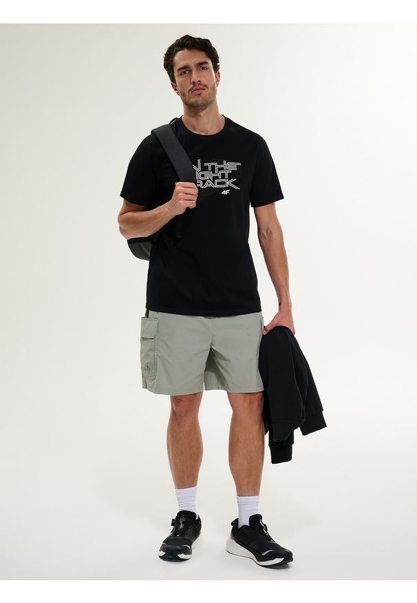 4f - 4F T-shirt regular z nadrukiem męski - czarny XXL. Okazja: na co dzień. Kolor: czarny. Materiał: jeans, dresówka, bawełna, dzianina. Wzór: nadruk. Styl: casual, klasyczny