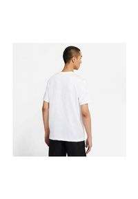 Koszulka sportowa męska Nike Icon Swoosh. Kolor: biały. Długość rękawa: krótki rękaw. Długość: krótkie. Sport: fitness