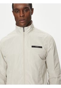 Calvin Klein Kurtka przejściowa Essential K10K114111 Beżowy Regular Fit. Kolor: beżowy. Materiał: syntetyk #5