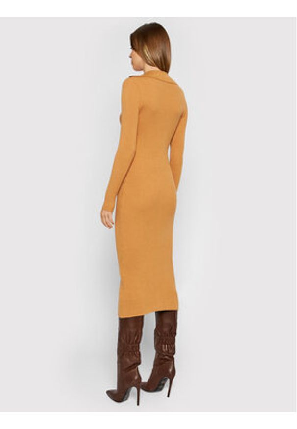 YAS Sukienka dzianinowa Cilla 26026459 Beżowy Slim Fit. Kolor: beżowy. Materiał: dzianina, wiskoza, syntetyk