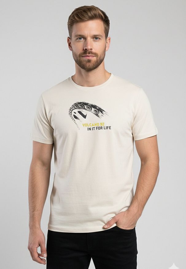 Volcano - T-shirt z printem T-INIT. Okazja: na co dzień. Kolor: kremowy. Materiał: dzianina, bawełna, materiał. Długość rękawa: krótki rękaw. Długość: krótkie. Wzór: nadruk. Styl: klasyczny, casual