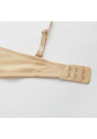 Intica - Biustonosz balkonetka gładki niewidoczny pod ubraniem Cymbre. Kolor: biały. Materiał: skóra. Wzór: gładki #4