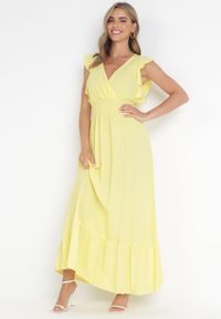 Born2be - Żółta Sukienka Hypsanie. Typ kołnierza: dekolt kopertowy. Kolor: żółty. Materiał: wiskoza. Typ sukienki: kopertowe. Długość: maxi #1