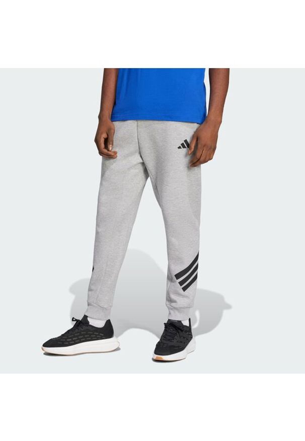 Adidas - adidas Spodnie dresowe Future Icons 3-Stripes JD4867 Szary Regular Fit. Kolor: szary. Materiał: bawełna