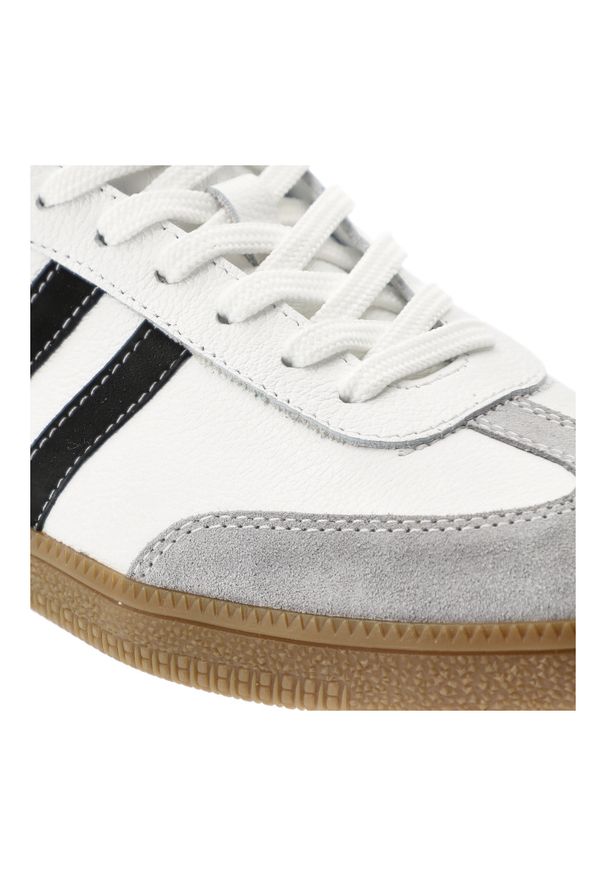 Białe Sneakersy Armodo Stylowe Sportowe Obuwie Damskie. Okazja: na spacer. Zapięcie: pasek. Kolor: biały. Materiał: guma, skóra. Styl: sportowy, elegancki