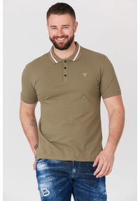 Guess - GUESS Khaki męska koszulka polo z paskiem na kołnierzyku, Rozmiar S. Typ kołnierza: polo. Kolor: zielony. Materiał: prążkowany. Długość rękawa: krótki rękaw. Wzór: aplikacja #1