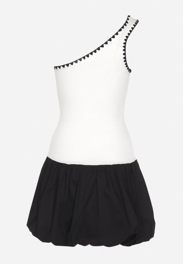 Born2be - Biała Asymetryczna Sukienka o Kroju Bombki z Kontrastującą Lamówką Amoiane. Okazja: na co dzień. Kolor: biały. Materiał: poliester. Typ sukienki: bombki, asymetryczne. Styl: elegancki, casual