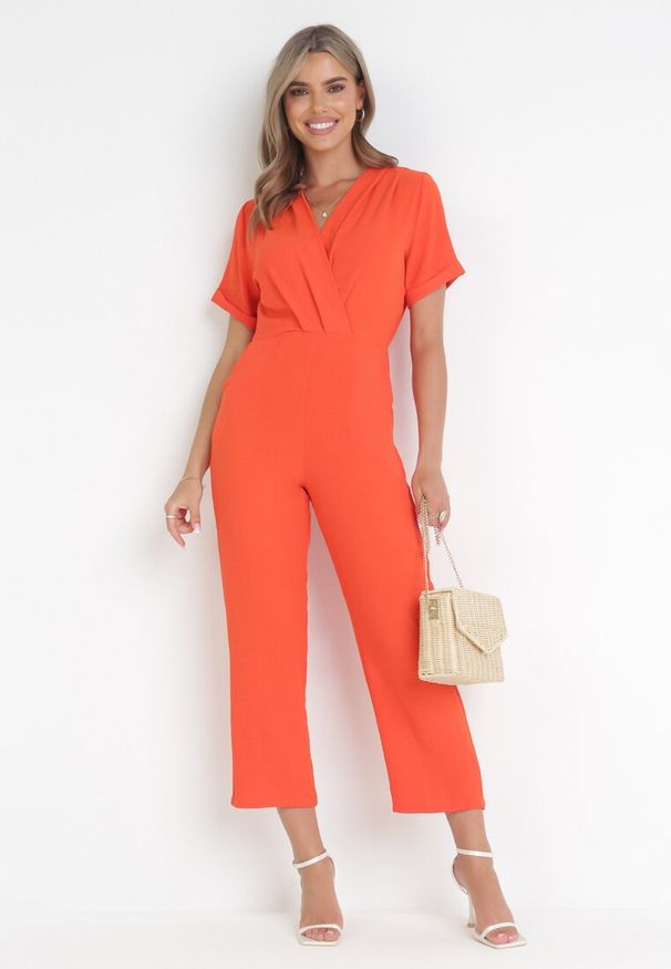 Born2be - Pomarańczowy Kopertowy Kombinezon z Bawełny i Wiskozy Semalia. Kolor: pomarańczowy. Materiał: bawełna, wiskoza. Długość rękawa: krótki rękaw. Długość: krótkie