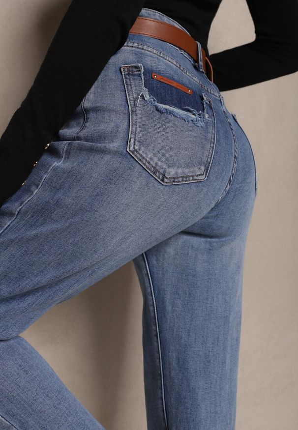 Renee - Niebieskie Jeansy Boyfriend z Bawełny z Przetarciami i Paskiem Senistra. Kolor: niebieski. Długość: długie. Styl: elegancki