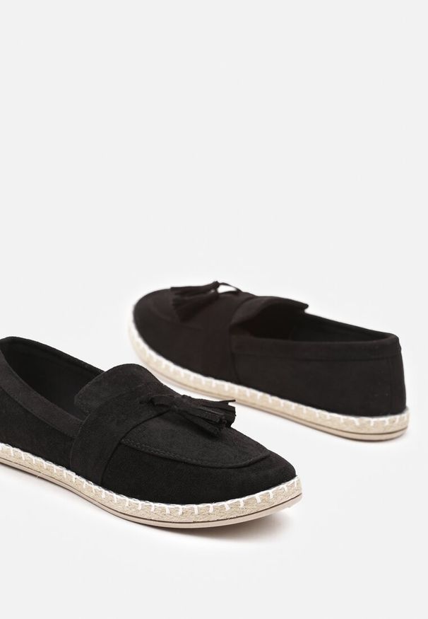 Born2be - Czarne Espadryle z Ozdobnymi Chwostami Varilia. Okazja: na co dzień. Kolor: czarny. Materiał: jeans. Obcas: na płaskiej podeszwie. Styl: casual