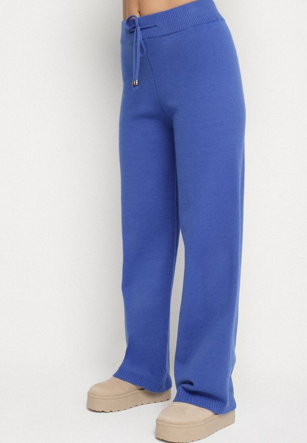 Born2be - Niebieski Dzianinowy Komplet z Wełną Sweter w Paski i Spodnie Raleina. Kolor: niebieski. Materiał: dzianina, wełna. Wzór: paski