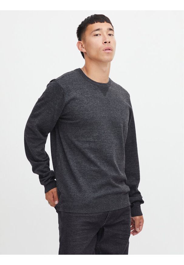Blend Sweter 20715850 Czarny Regular Fit. Kolor: czarny. Materiał: syntetyk