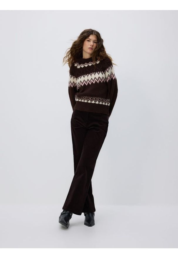 Reserved - Wzorzysty sweter - wielobarwny. Materiał: wełna. Styl: klasyczny