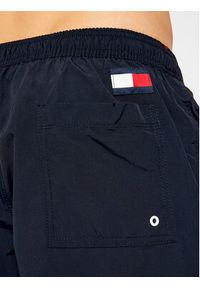 TOMMY HILFIGER - Tommy Hilfiger Szorty kąpielowe UM0UM02048 Granatowy Slim Fit. Kolor: niebieski. Materiał: syntetyk #2