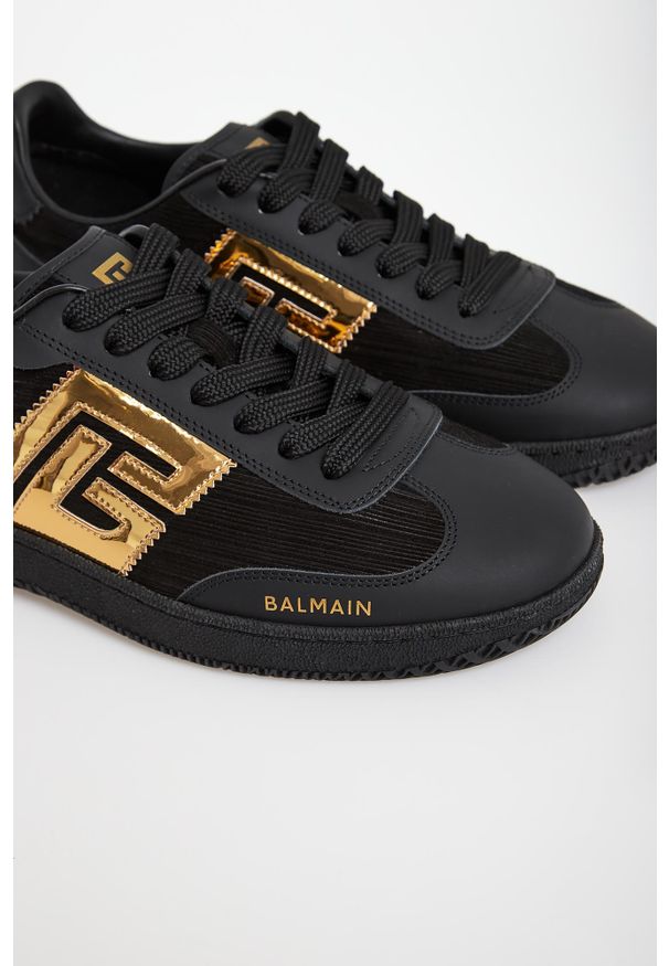 Balmain - Sneakersy damskie skórzane BALMAIN. Materiał: skóra
