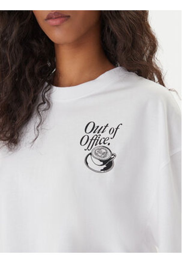 Hugo - HUGO T-Shirt 50560772 Biały Oversize. Kolor: biały. Materiał: bawełna