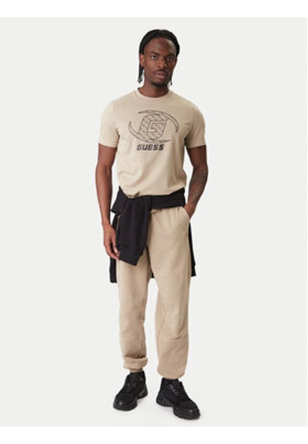 Guess T-Shirt Z6RI06 I3Z14 Beżowy Regular Fit. Kolor: beżowy. Materiał: bawełna
