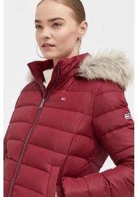 Tommy Jeans kurtka puchowa damska kolor bordowy zimowa. Kolor: czerwony. Materiał: puch. Sezon: zima #6