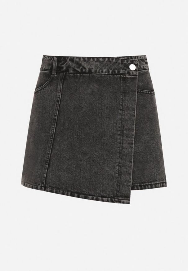 Born2be - Czarne Jeansowe Spódnico-Szorty o Asymetrycznym Kroju z Ozdobnymi Przeszyciami Lisarennea. Okazja: na co dzień. Kolor: czarny. Materiał: jeans. Styl: sportowy, elegancki, casual