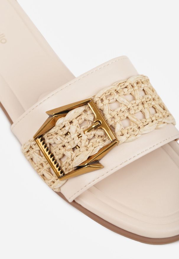 Born2be - Beżowe Klapki Płaskie z Plecionką i Ozdobną Klamrą Sharvia. Okazja: na co dzień, do pracy, na spotkanie biznesowe. Kolor: beżowy. Materiał: jeans, len. Sezon: lato. Styl: casual, biznesowy, elegancki