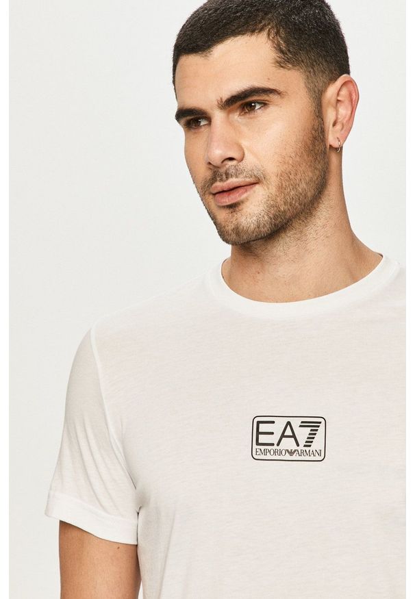 EA7 Emporio Armani - T-shirt. Okazja: na co dzień. Kolor: biały. Wzór: nadruk. Styl: casual