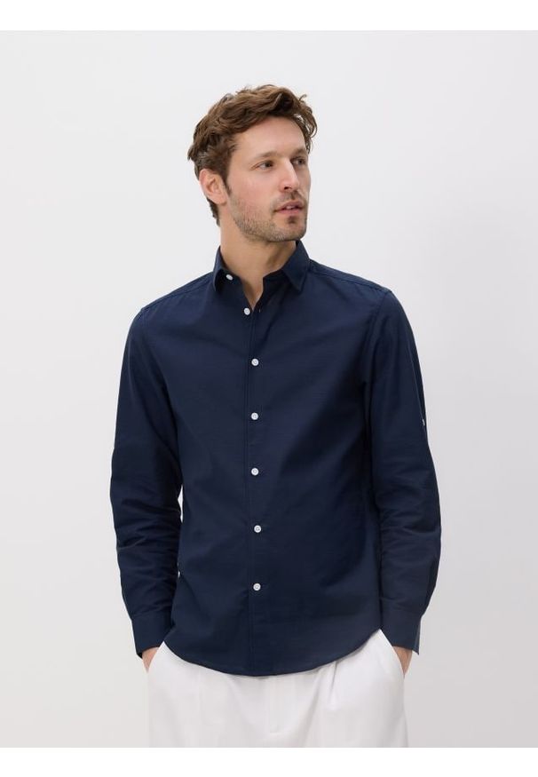 Reserved - Bawełniana koszula regular fit - granatowy. Kolor: niebieski. Materiał: bawełna