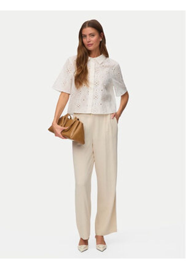 Vero Moda Koszula Eliza 10342754 Biały Regular Fit. Kolor: biały. Materiał: bawełna