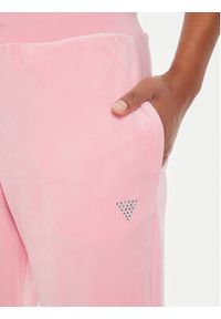 Guess Spodnie dresowe V3BB27 KBXI2 Różowy Regular Fit. Kolor: różowy. Materiał: syntetyk #3