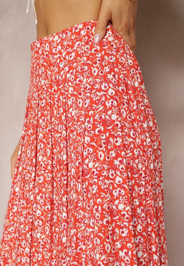 Renee - Czerwona Wiskozowa Spódnica Midi z Rozcięciem na Boku Missane. Kolor: czerwony. Materiał: wiskoza